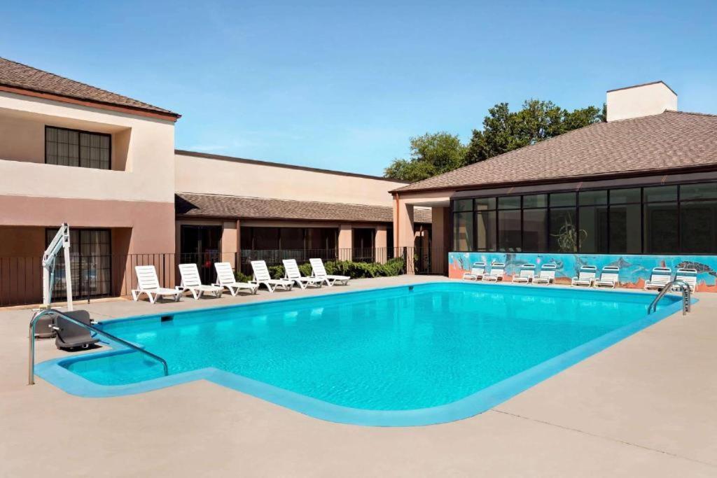 Comfort Inn & Suites Prince George - Fort Gregg מראה חיצוני תמונה